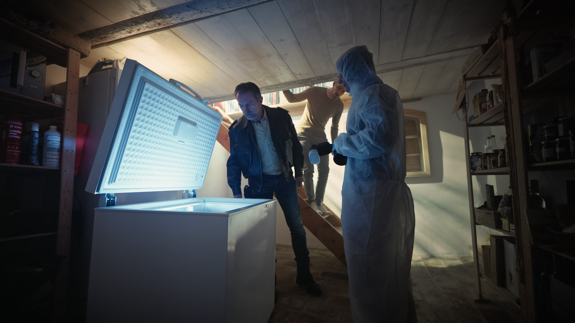 Filmstill 01 – Leichenfund im Keller